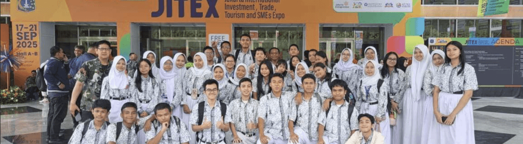 Tim Robotika SMAN 68 Raih Juara 1 Kompetisi Nasional di Bandung